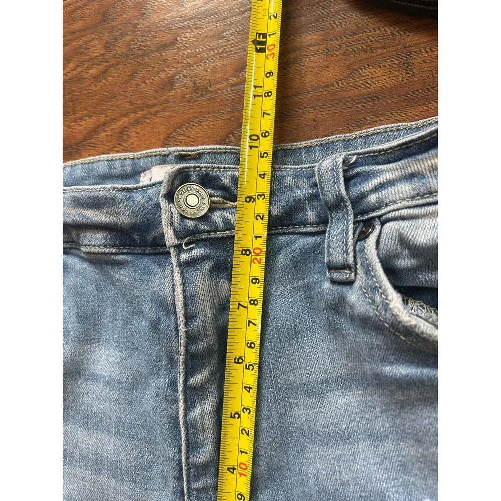 KanCan Sun-Faded Distressed Bermuda Denim Shorts Womens 30 - Picture 4 of 11